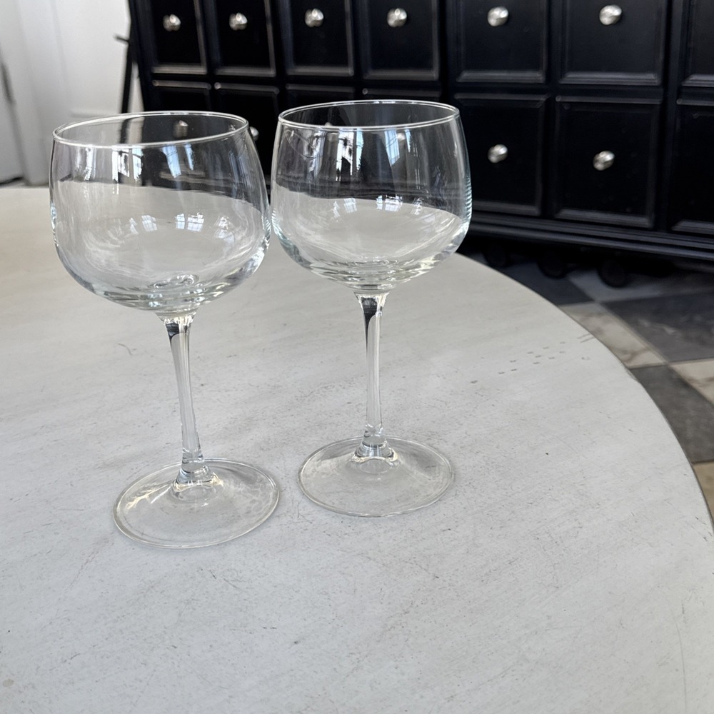 Set of 2 Vintage Clear Wine Glasses 7.5" Tall